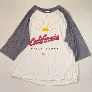 Levi's Cream and Gold Tee